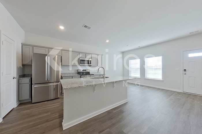 Building Photo - 2129 Banyon Cir