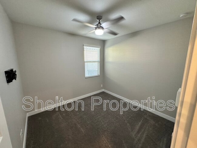 Building Photo - 13180 W Cliffrose Rd