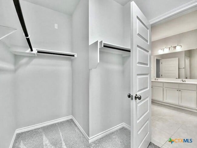 Building Photo - 816 Alta Wy