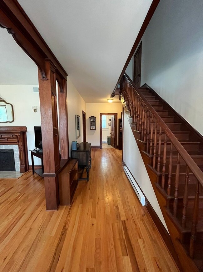 Building Photo - Beautiful 4-bedroom Farmhouse in Raphine a...