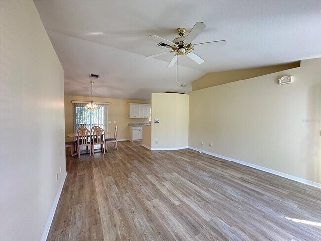 Building Photo - 5261 SE 15th Ave