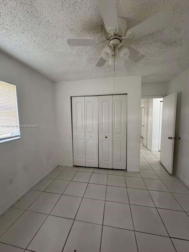 Building Photo - 2710 NW 11th Pl
