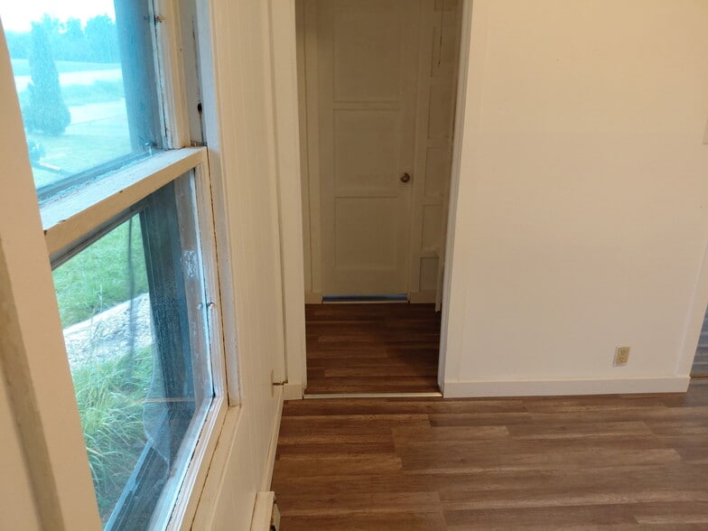 Building Photo - 222 Trisha Ln