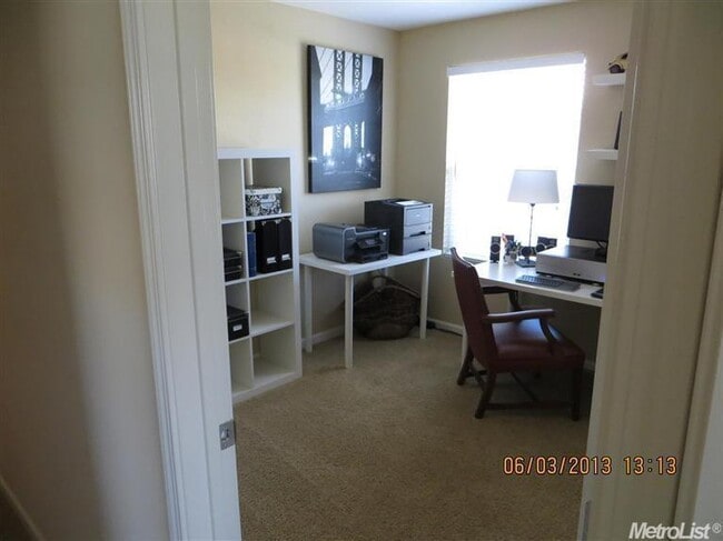 Building Photo - Great Lincoln Crossing Location, walk to Starbucks and More!