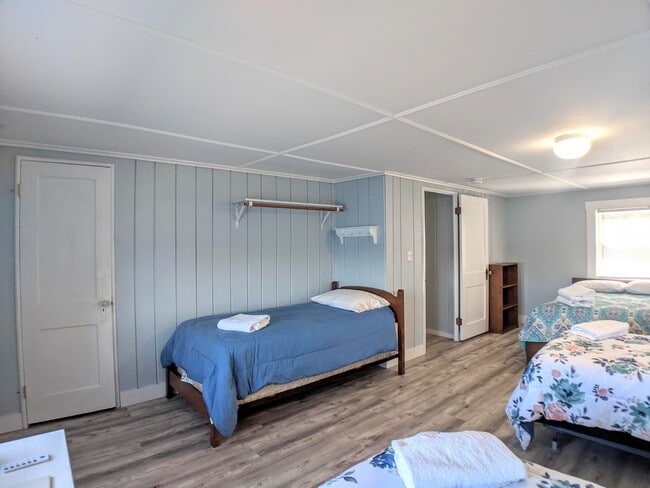 Building Photo - 65 Dockham Shore Rd