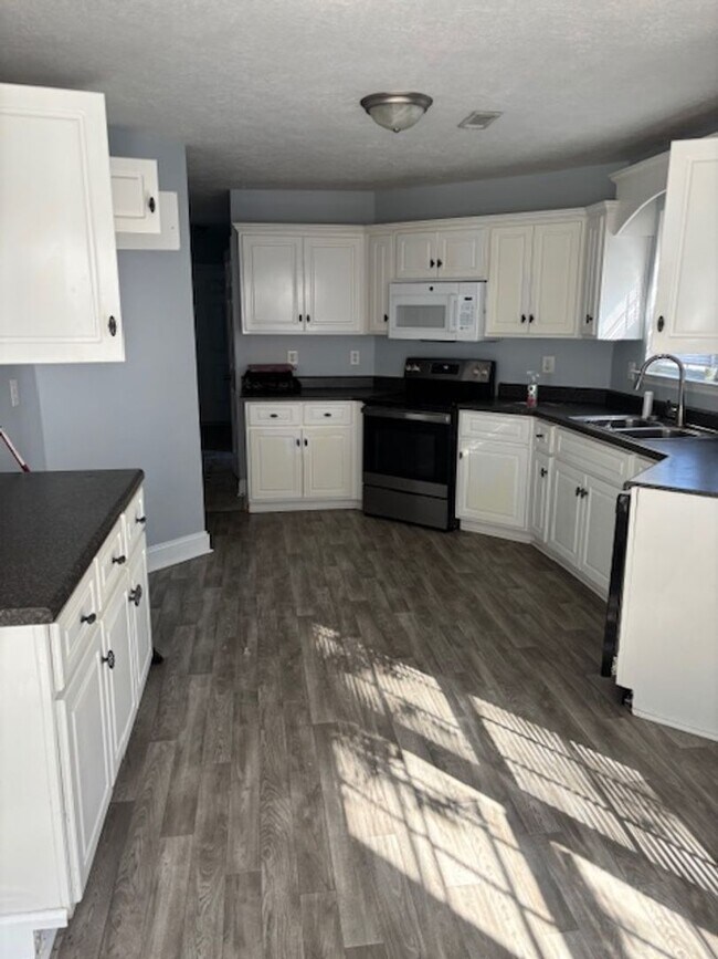 Building Photo - Spacious 4BR North Augusta Rental – Move-I...