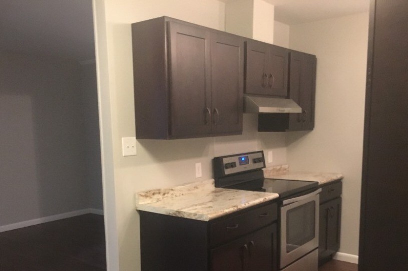 Building Photo - 2223 Laurel Ave