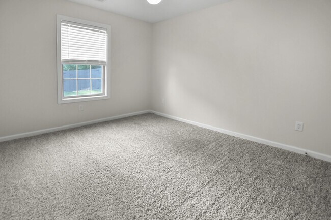 Building Photo - Like New Three Bedroom with Bonus!