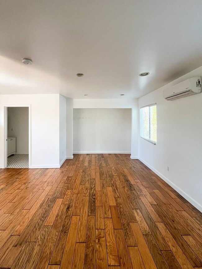 Building Photo - 3425 Alice St