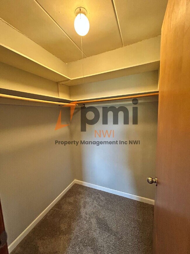 Building Photo - Modern 1 Bedroom Apartment in the Heart of...