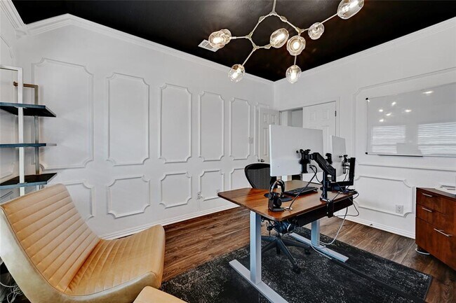 Building Photo - 2812 St Paul Rivera