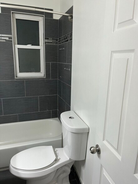 Building Photo - 420 Grant St