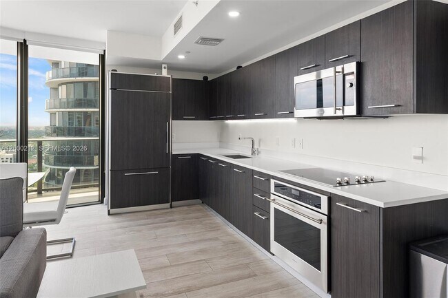 Building Photo - 45 SW 9th St