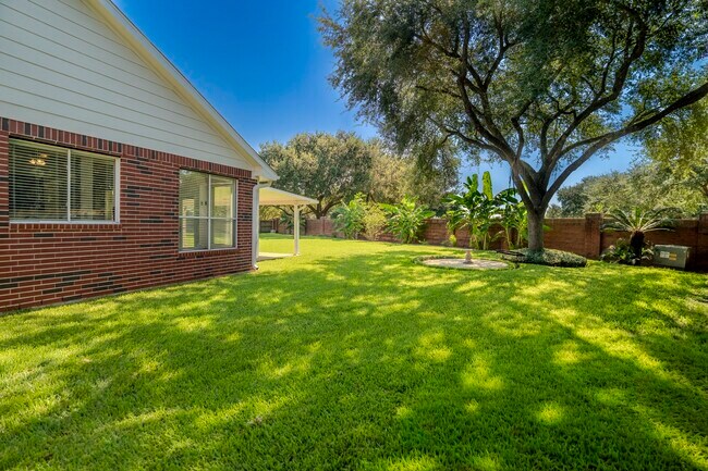 Building Photo - 1123 Woodley Bend
