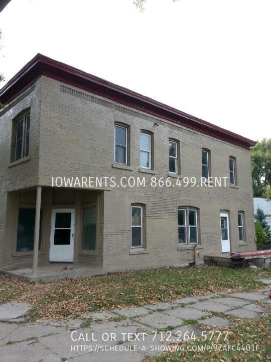 Building Photo - 217 S 2nd St