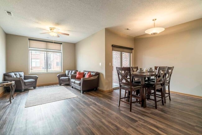 Building Photo - Southwind Villas