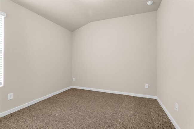 Building Photo - 18095 Martin Pines Dr