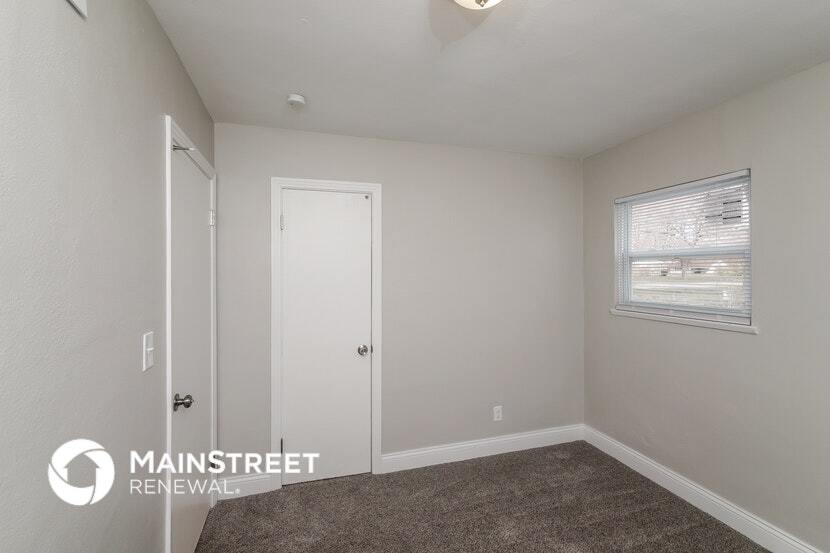 Building Photo - 9613 El Prado St