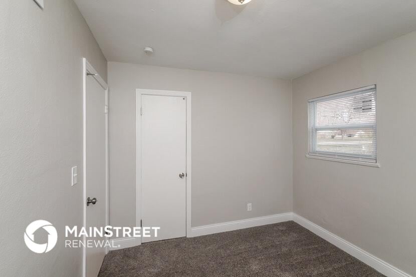 Building Photo - 9613 El Prado St