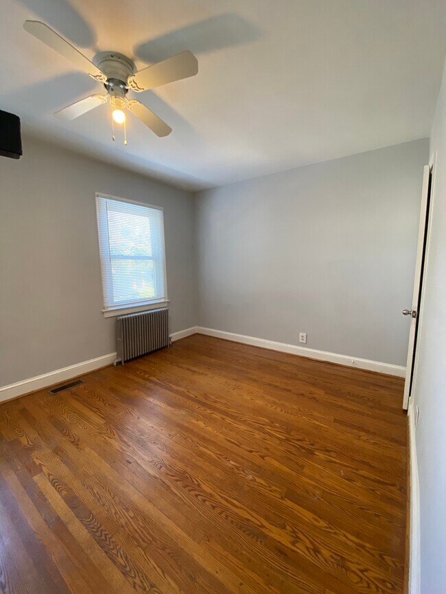 Master Bedroom - 2 Closets - 1723 Lang Pl NE