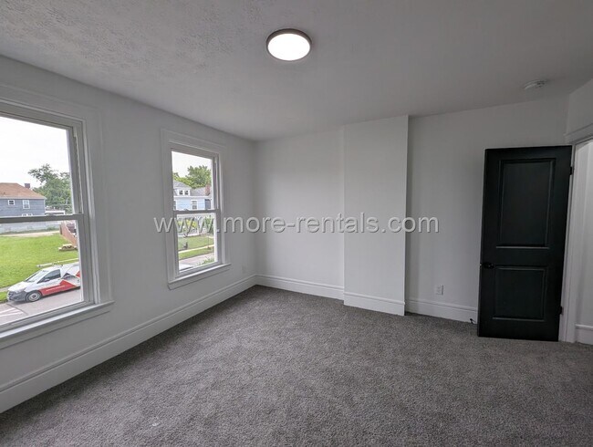 Building Photo - 1237-1239 Atcheson St