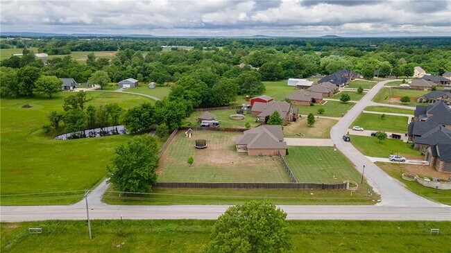 Building Photo - 13427 Meadow Ridge