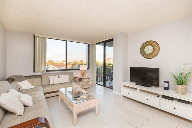 Building Photo - 6357 Bahia Del Mar Blvd S