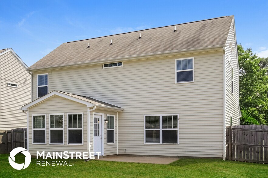 Building Photo - 713 Blue Lake Dr