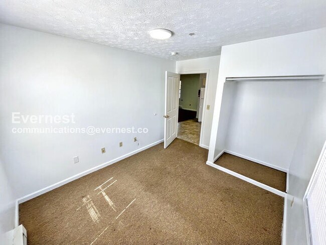 Building Photo - 2 Bob Cat Ct