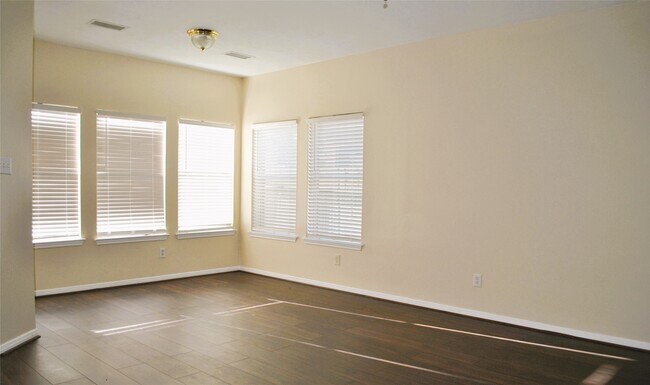 Building Photo - 3140 Markscott Dr