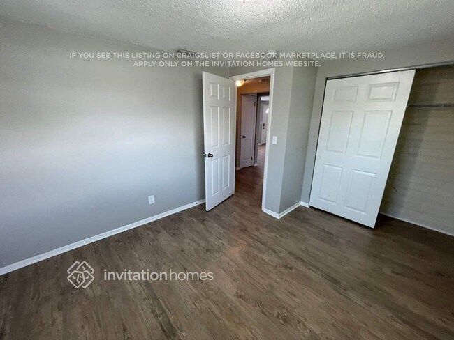 Building Photo - 9120 Crabtree Ln