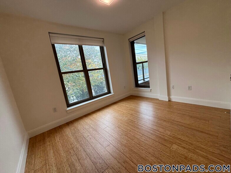 Building Photo - 40 Malvern St