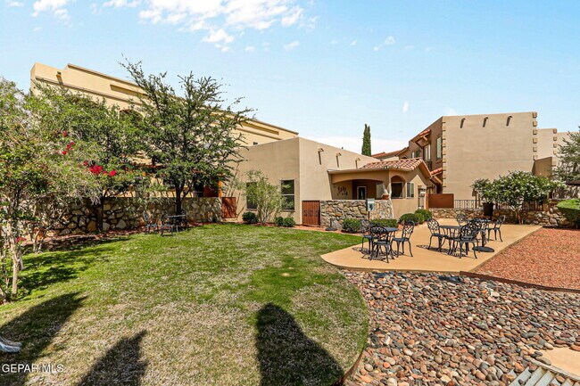 Building Photo - 6350 Escondido Dr