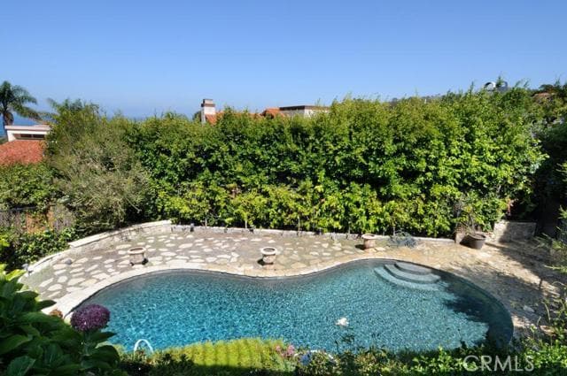 Building Photo - 345 Palos Verdes Dr W