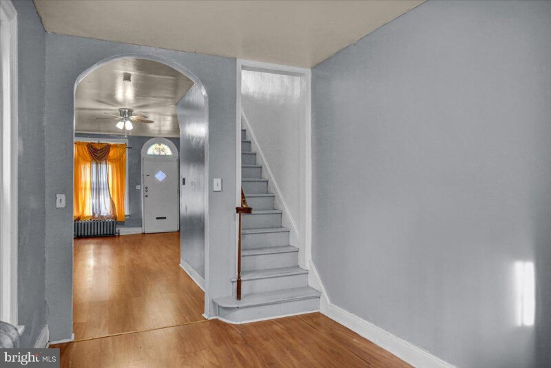 Building Photo - 637 Moss St