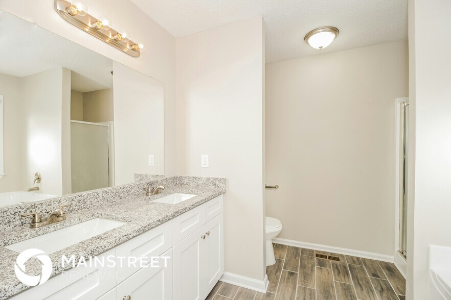 Building Photo - 4810 Country Cove Way