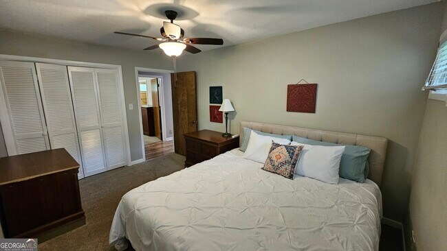 Building Photo - 810 Joy Dr