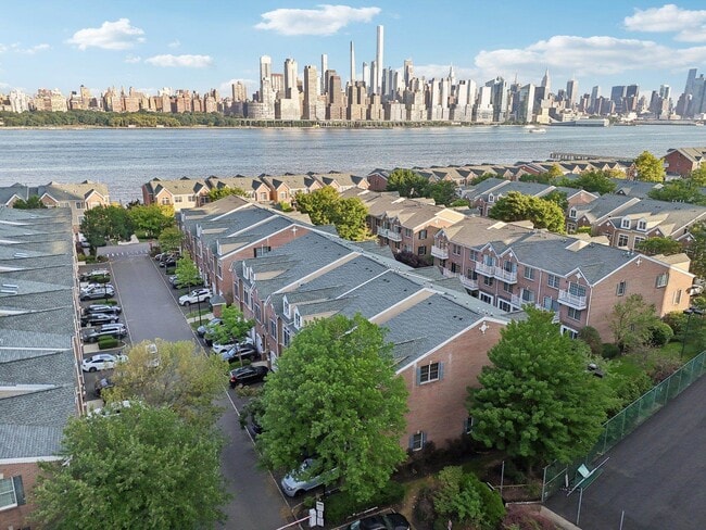 Building Photo - 80 Lydia Dr