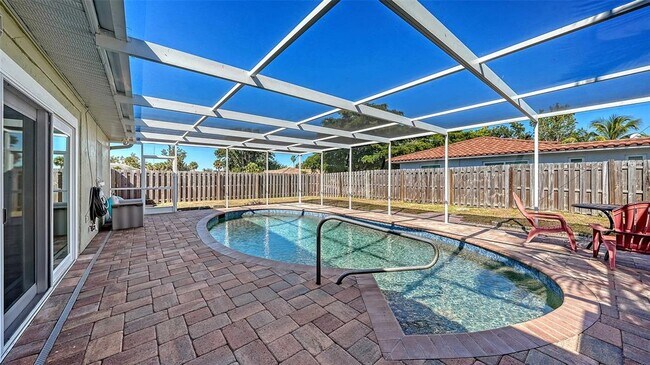 Building Photo - 3507 Pinecrest St