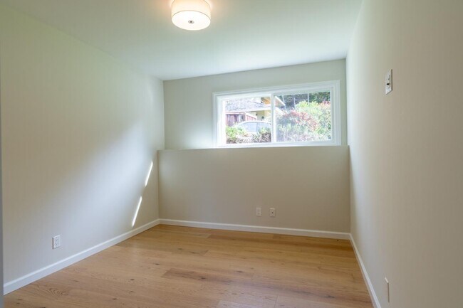 Building Photo - 29 Barton Pl