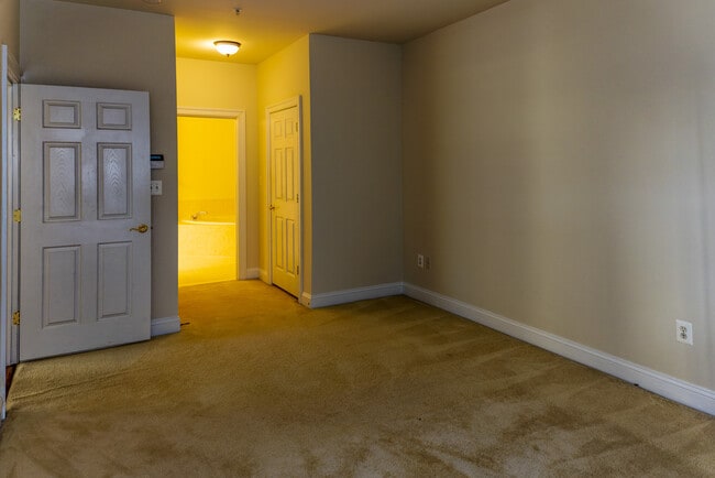 Building Photo - 315 King Farm Blvd