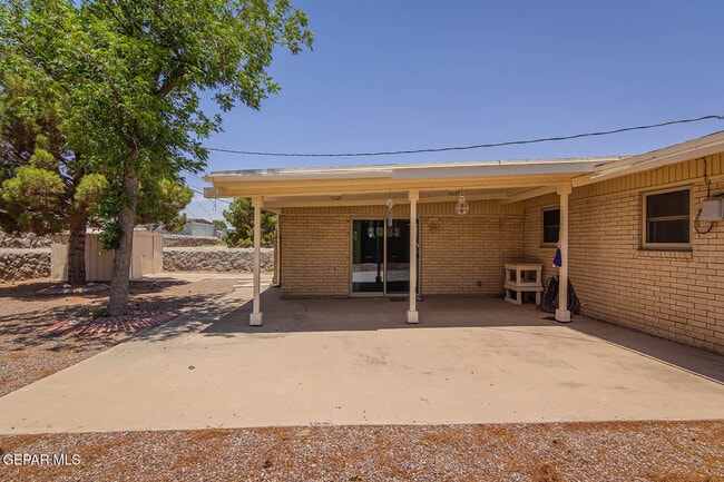 Building Photo - 2125 Pacheco Dr