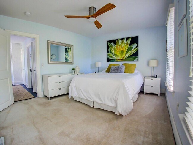 Building Photo - 95 Hull Aly