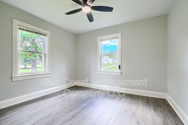 Building Photo - 501 Middle River Rd