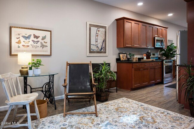 Building Photo - 166 Jefferson St