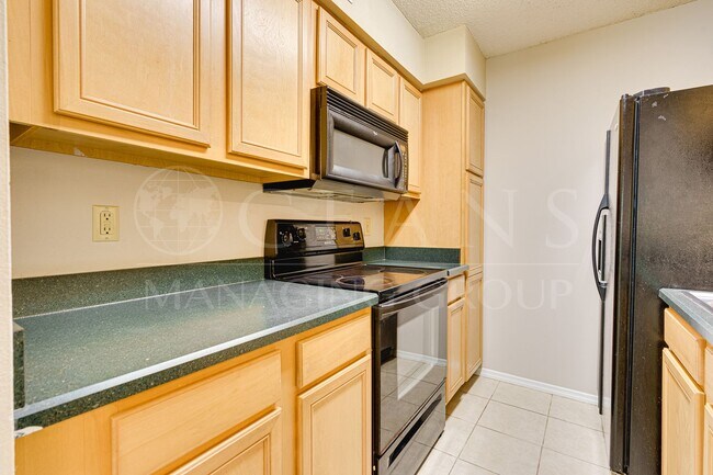 Building Photo - 2 Bedroom Nestled Away in the Heart of Daytona