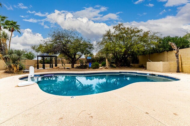 Building Photo - 11238 N 128th Pl