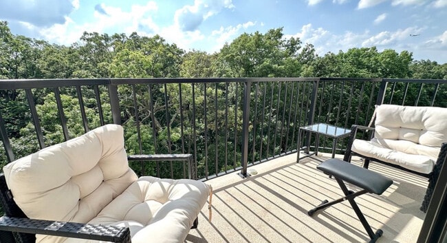 Building Photo - 190 S Wood Dale Rd