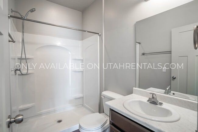 Building Photo - 662 E 355 N