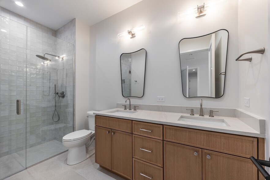 Building Photo - 1610 W Grand Ave